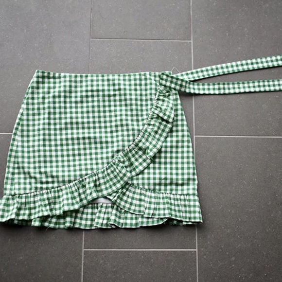 Glamorous Petite Wrap Mini Skirt Green Gingham Sz10 Spring Summer Ruffle Hem Med - Picture 5 of 7